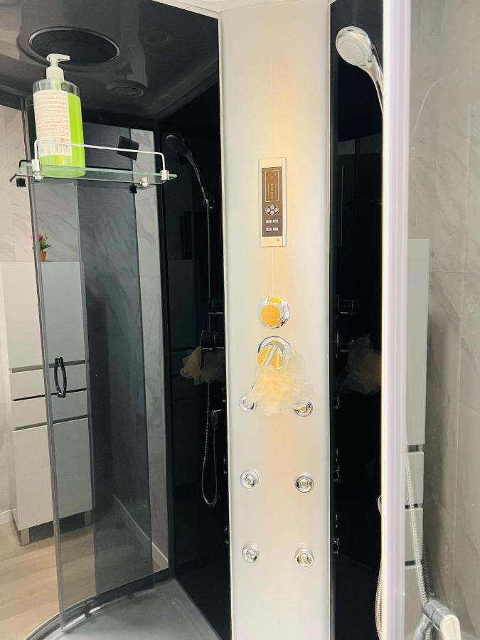 Hostel Golden Star Giao  ภายนอก รูปภาพ